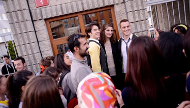 Güneşi Beklerken oyuncularına büyük ilgi