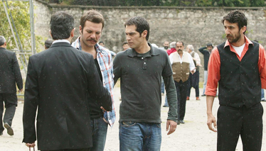 Yaprak Dökümü 74. Bölüm