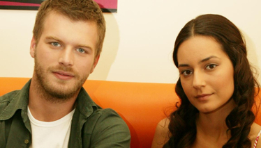 Menekşe ile Halil 2. Bölüm