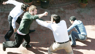 Menekşe ile Halil 6. Bölüm