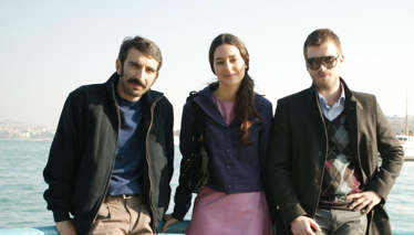 Menekşe ile Halil 11. Bölüm