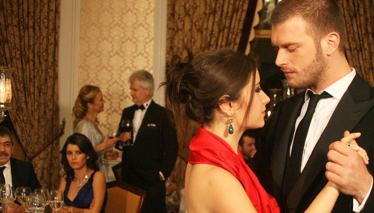 Aşk-ı Memnu 55. Bölüm