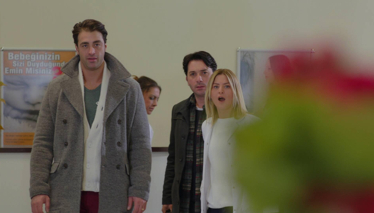 Kıskançlık diz boyu!