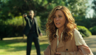 Poyraz, Ayşegül'ün kim olduğunu öğrenir