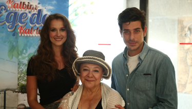 Kalbim Ege'de Kaldı ilk bölümüyle geceye damga vurdu!