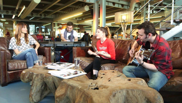 Beren Demirkaya Akustik Performans