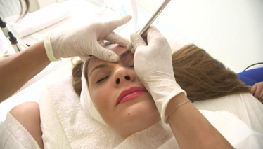 Çook Yaşa Daha Güzel ve Kalın Kaşlara Nasıl Sahip Oluruz?