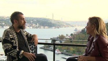 Hakan Akkaya evinin kapılarını teve MAGAZİN'e açtı!