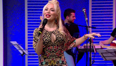 Lerzan Mutlu'dan "Kibrit" Performansı