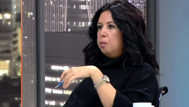 “Magazini ünlü bir kadınla birlikte olup o kadının bize hediyesi olan türkücü mü konuşmalı!”