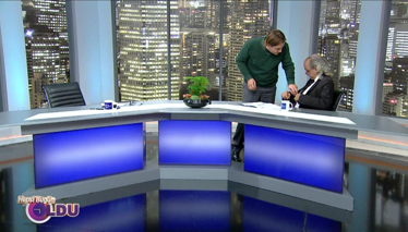 "Mikrofonunuz düştü galiba!"