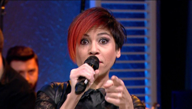 Aydilge'den "Kiralık Aşk" Performansı