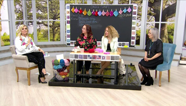 Örgü Sınıfı'nın Bugünkü Dersi: Şişle İlmek Atma ve Düz Örgü