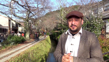 Geldik madem yiyeceğiz badem!