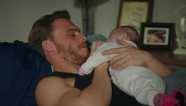 Yiğit'in bebek sevgisi