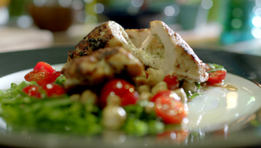 Gravyer ve Taze Kekik Dolgulu Tavuk Göğsü