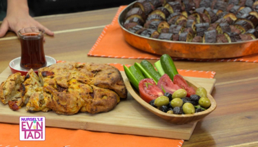 Sarımsaklı Kuru Domatesli Kekikli Ekmek