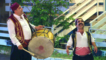 Hüseyin'in sesi keşfedilirse!