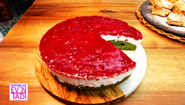 Ispanaklı Narlı Pasta Tarifi