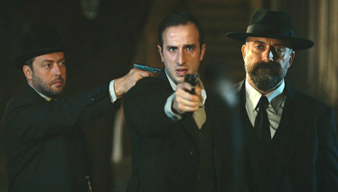 Mustafa Kemal'in emriyle sizi öldürüyorum!