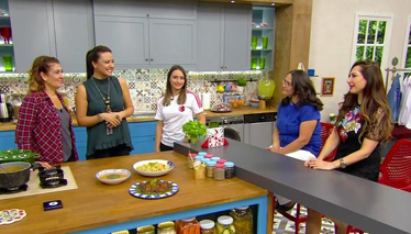 Ezgi Sertel'le Kadınlar Bilir 28. Bölüm - 15.11.2017