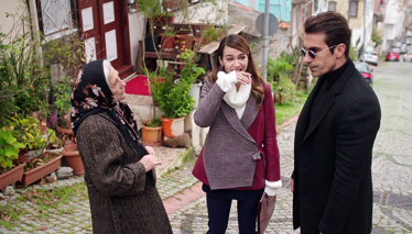 Aslı'ya hayırlı kısmet çıktı!