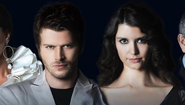 Behlül, Bihter'in yatak odasına giriyor