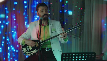 Türkü sizin neyinize!