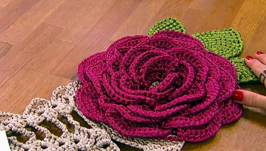 Ezgi Sertel'le Kadınlar Bilir İpek Ribbon ile Çilek Runner Yapımı