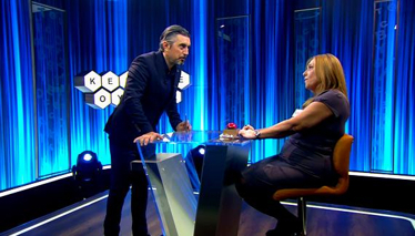 Sandalyeye gereksinim duymayan yemek yeme platformu