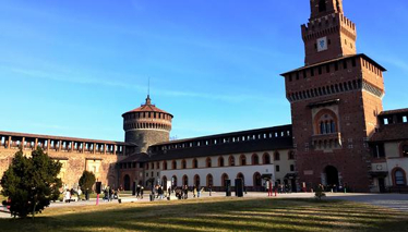 Çok Gezenti  Milano Fragman