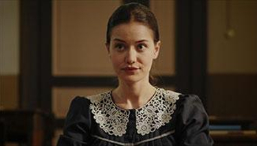 Feride, arkadaşlarından öcünü alıyor