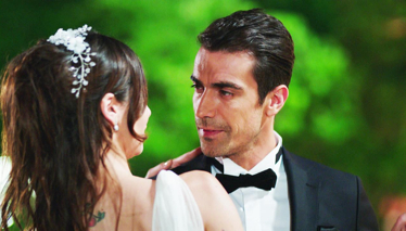 Aslı ile Ferhat'tan muhteşem düğün dansı!