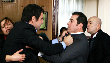 Bıçak Sırtı 29. Bölüm