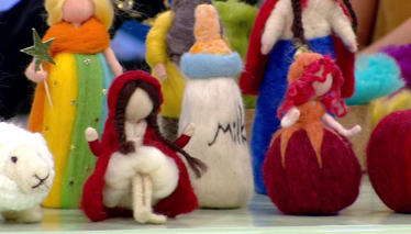 Keçeden Kız Figürlü Toka