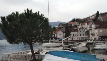 Tatlı niyetine Perast