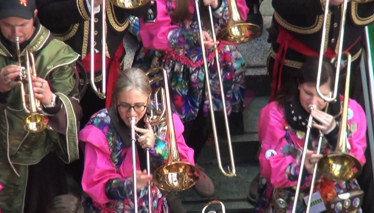 Çok Gezenti  Luzern Sokaklarında Swiss Karnavalı
