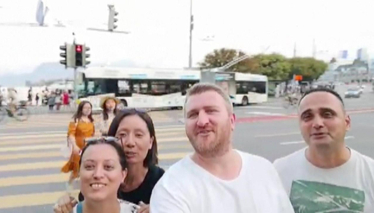 Çok Gezenti  "Seni yeneceğim ..... " Kolaj