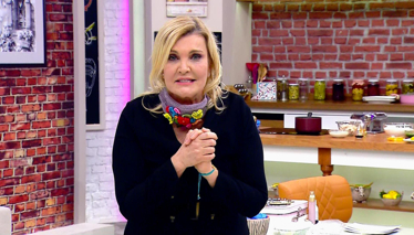 Derya Baykal'la Gülümse 194. Bölüm - 27.04.2020