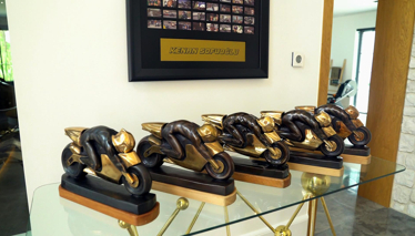 Dünya Şampiyonumuz Kenan Sofuoğlu evinin kapılarını açtı!