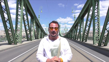 Çok Gezenti Bir Evlilik: "Bencillik değildir (şaka şaka)" (Budapeşte)