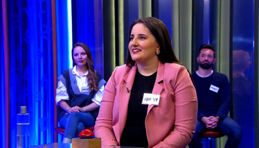 Kabzasına doğru daralan kısa bir kılıç türü