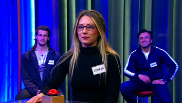 Gövdesi kızıl, yelesi koyu renkli at donu