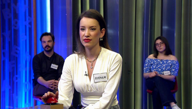 İpe dizilip satılan, mayhoş bir meyve