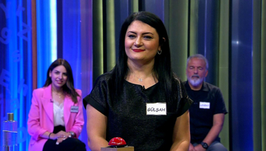 Yanan maddelerin türlü biçimlerdeki ışıltılı uzantısı anlamındaki kadın ismi