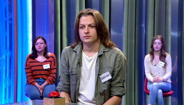 Birçok kişinin bir yere birlik hâlinde hücum etmesi