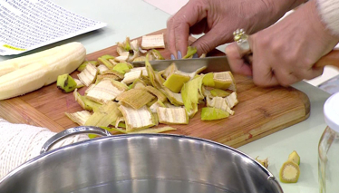 Muzdan Orkide Besleyen Yemek Yapımı