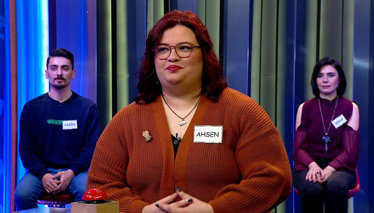 Hem yüz hem kimse anlamında kullanılan bir sözcük