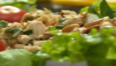 Tahinli Tavuk Salatası