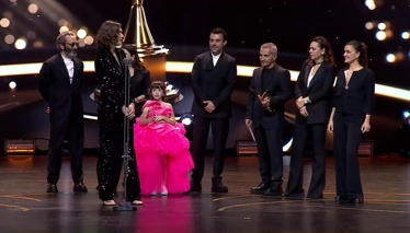 En İyi İnternet Dizisi – Kulüp